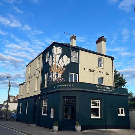 The Prince Of Wales Reigate Exteriör bild