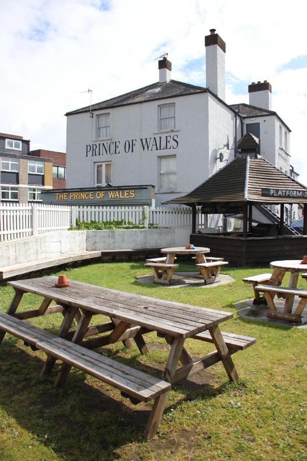 The Prince Of Wales Reigate Exteriör bild